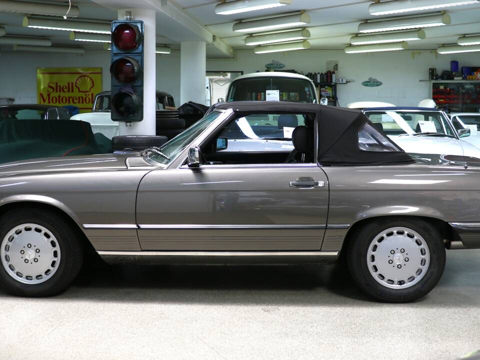 Image 4/37 of Mercedes-Benz 420 SL (1988)