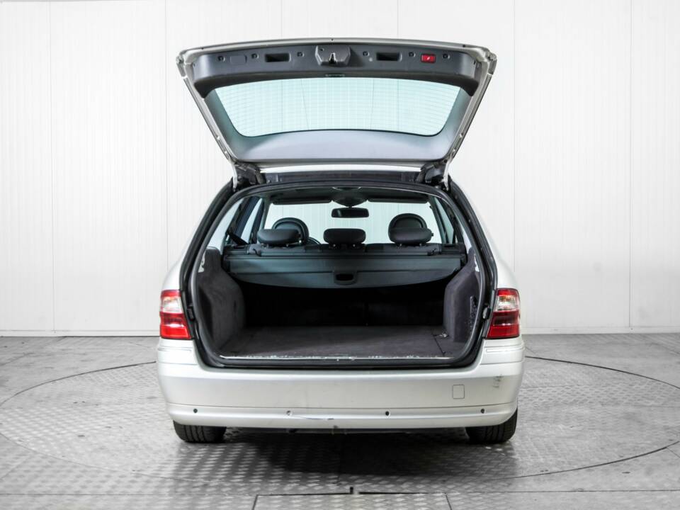 Bild 45/50 von Mercedes-Benz E 200 Kompressor T (2003)