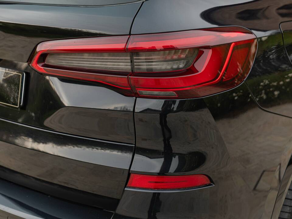 Bild 13/50 von BMW X5 M50d (2019)