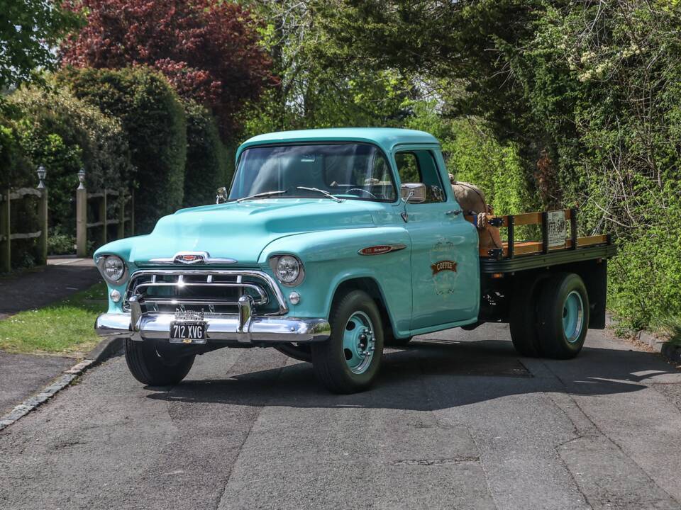 Bild 1/34 von Chevrolet 3100 ½-ton (1957)