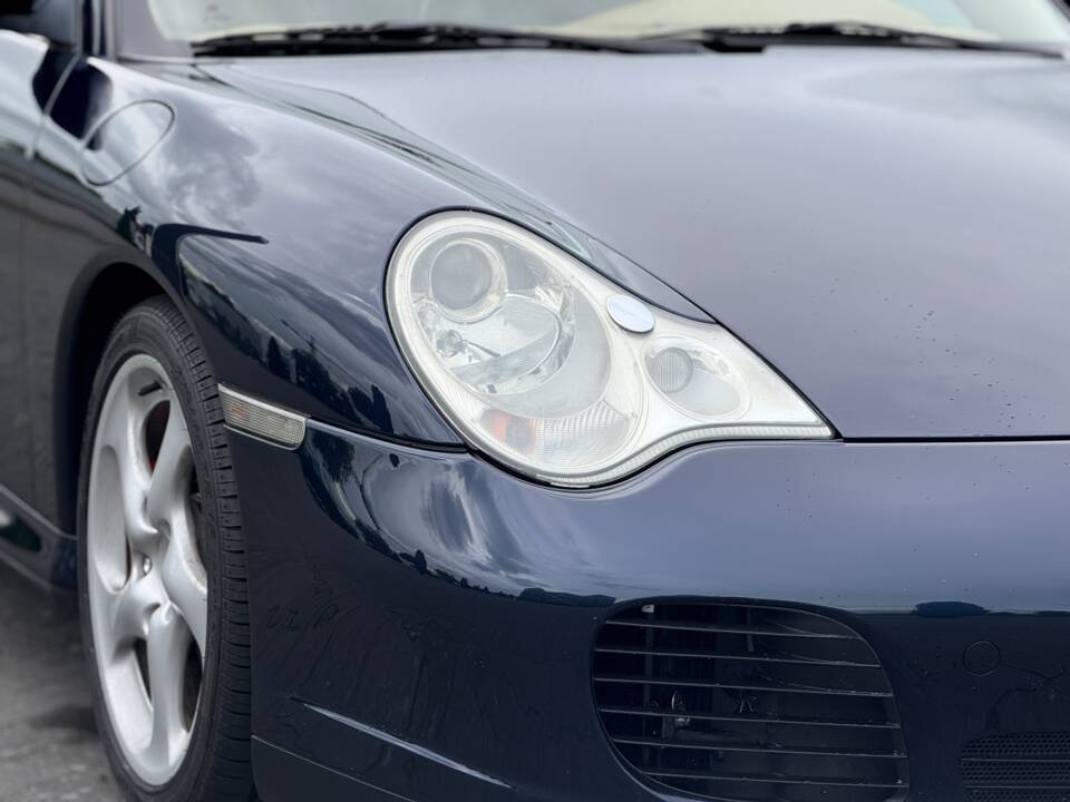 Image 36/42 de Porsche 911 Carrera 4S (2003)