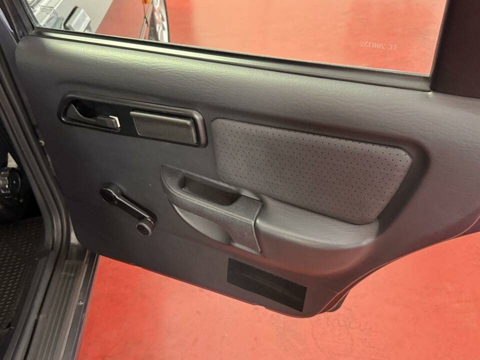 Image 33/36 of Ford Sierra Cosworth 4x4 (1990)