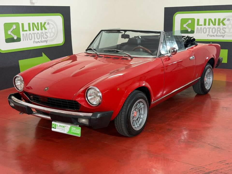 Image 1/50 de FIAT 124 Spider CS1 (1978)