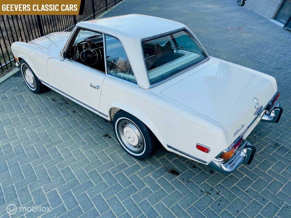 Image 6/12 de Mercedes-Benz 280 SL (1970)