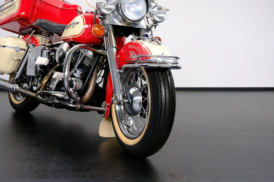 Image 16/75 of Harley-Davidson FL Panhead (1965)