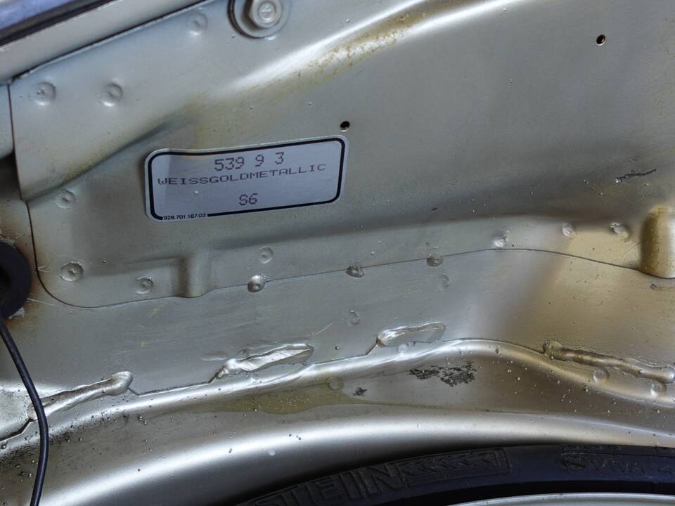 Image 14/40 of Porsche 911 Carrera 3.2 (1986)