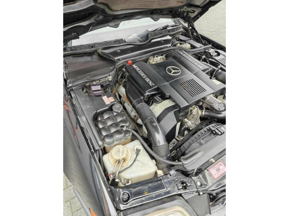 Image 47/50 de Mercedes-Benz 500 SL (1991)