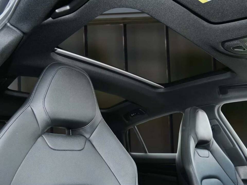 Image 7/10 of Porsche Panamera 4 E-Hybrid (2024)