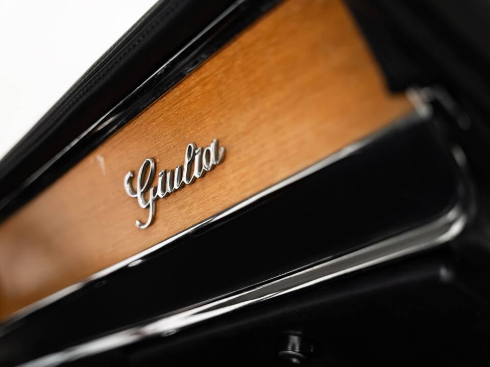 Bild 21/40 von Alfa Romeo Giulia Super 1.3 (1974)
