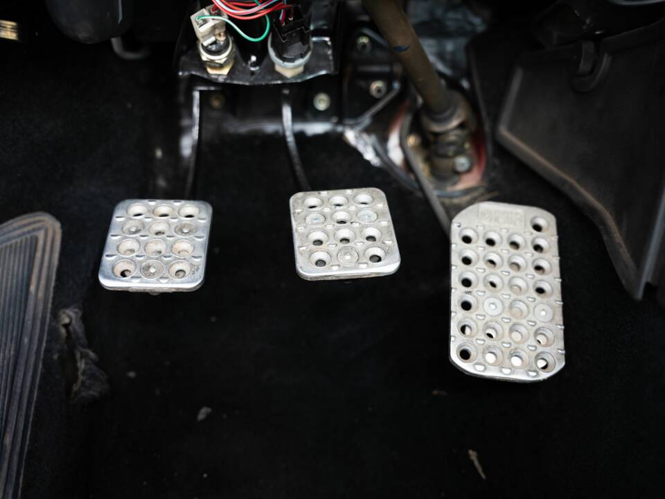 Image 35/63 of Lancia Delta HF Integrale Evoluzione II (1994)