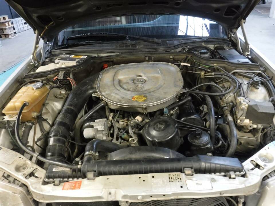 Image 9/31 de Mercedes-Benz 420 SEL (1986)