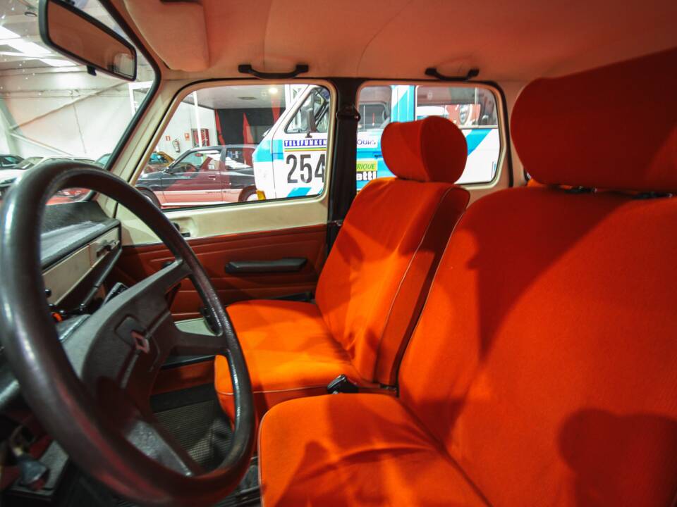 Afbeelding 8/16 van Renault R 6 GTL (1980)