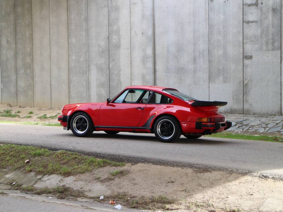Image 12/12 de Porsche 911 Turbo 3.3 (1985)
