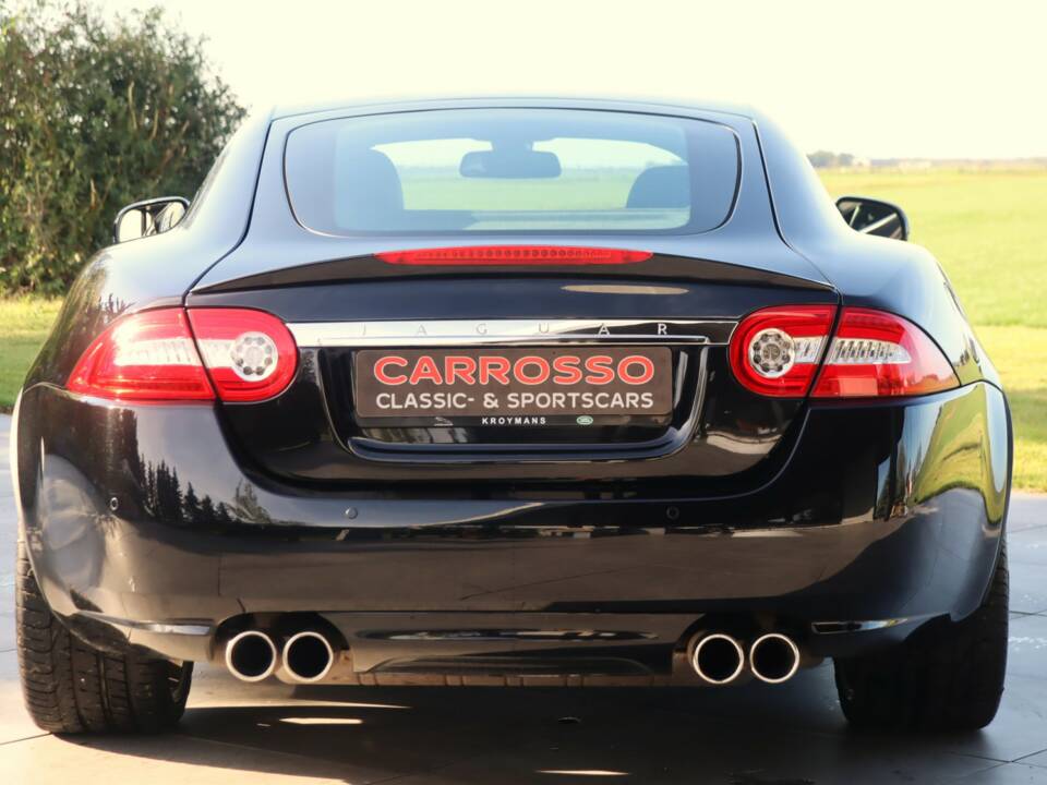 Image 13/50 of Jaguar XKR (2010)