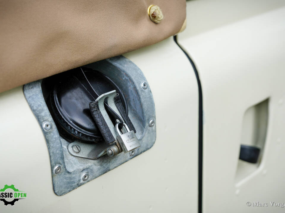 Image 45/55 of Land Rover 88 (1958)