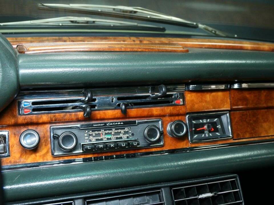 Image 15/30 of Mercedes-Benz 280 SE (1970)