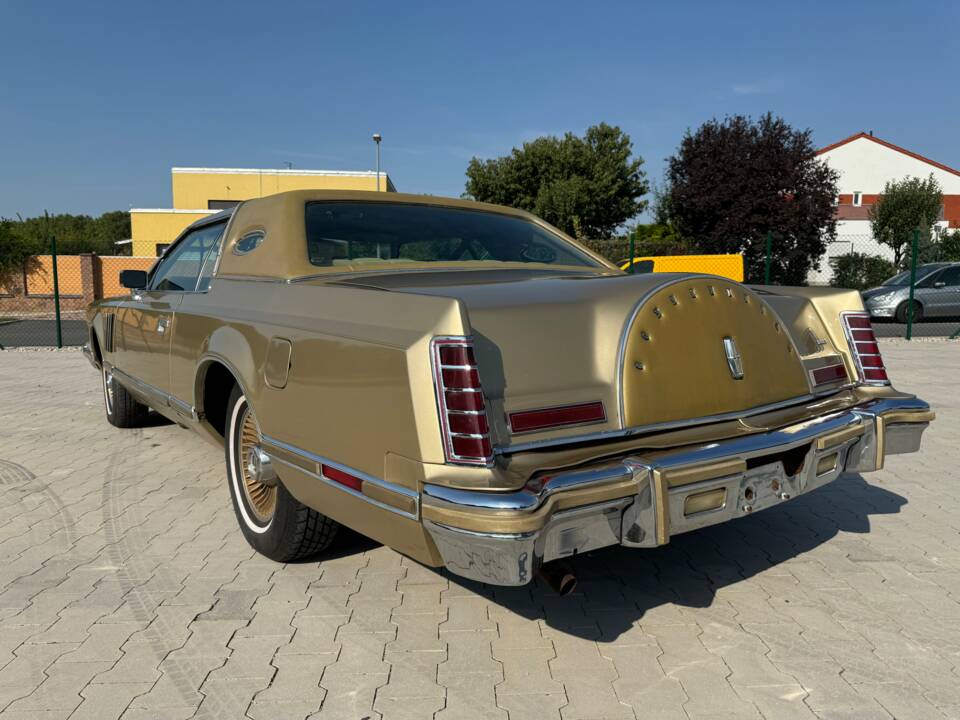 Image 7/31 of Lincoln Continental Diamond Jubilee Gold Edition (1978)