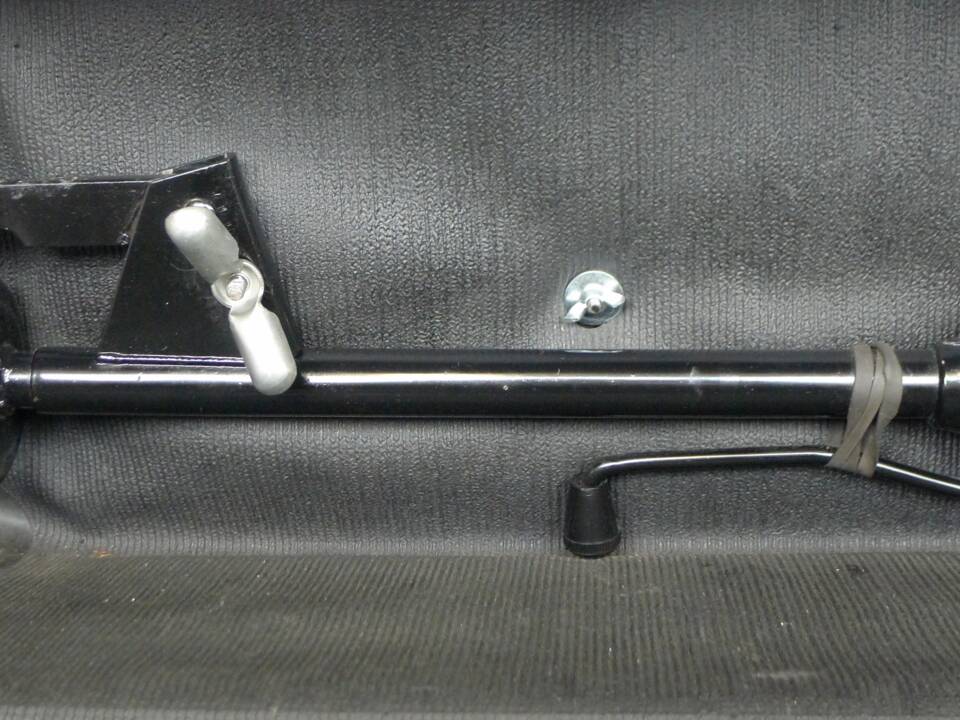 Image 17/34 of Alfa Romeo Giulia Nuova Super 1600 (1974)