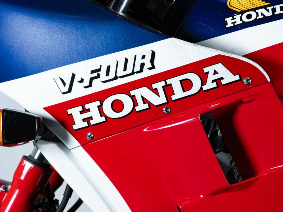 Immagine 29/50 di Honda VF 500 F (1986)