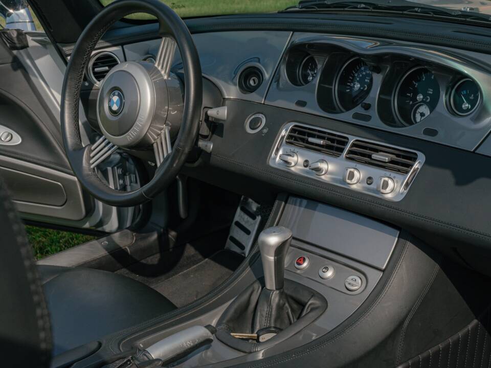 Image 104/185 of BMW Z8 (2001)