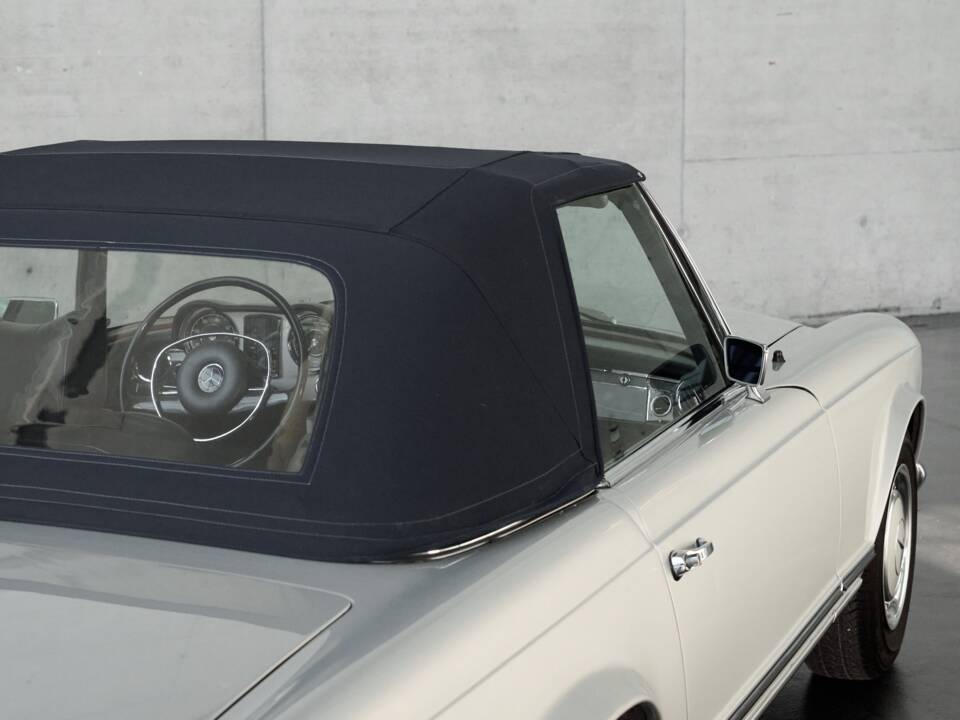 Image 40/50 de Mercedes-Benz 280 SL (1970)