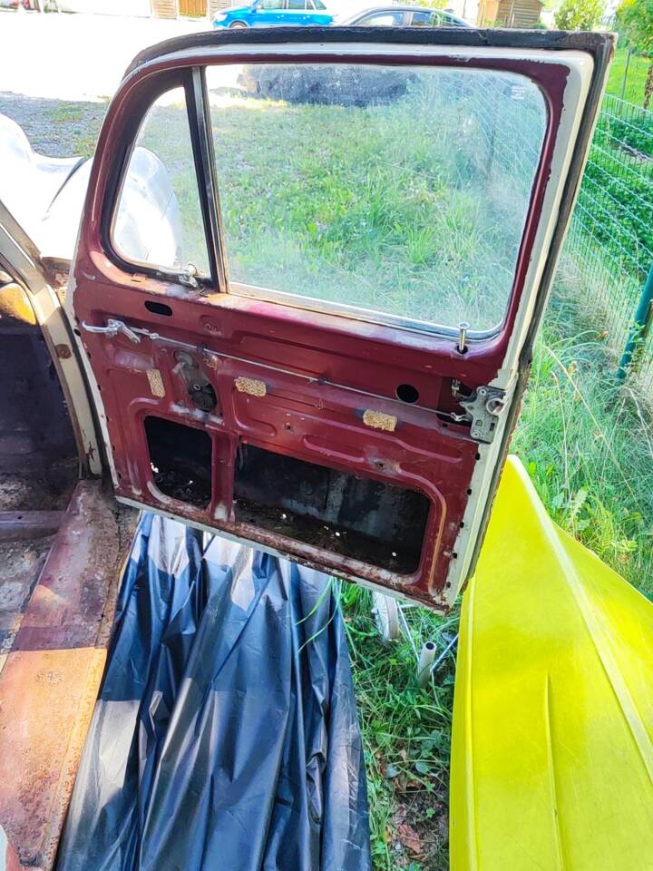 Image 38/50 of Mercedes-Benz 220 S (1958)