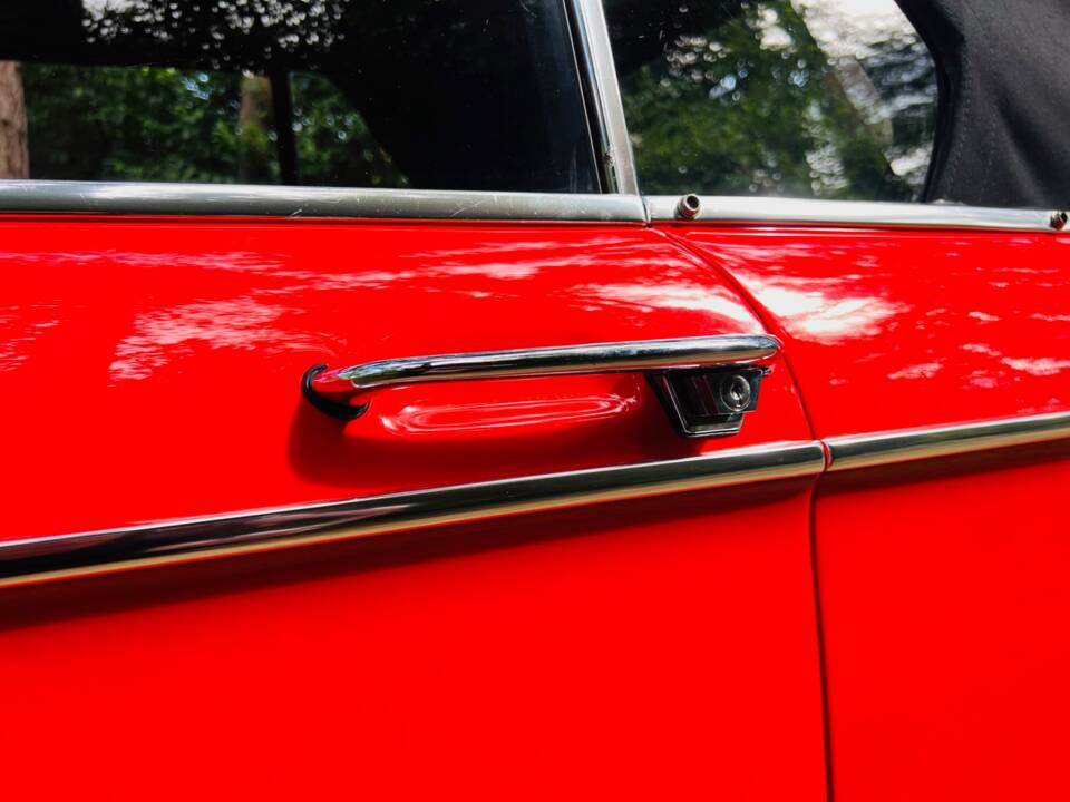 Image 80/142 of BMW 1600 Convertible (1970)