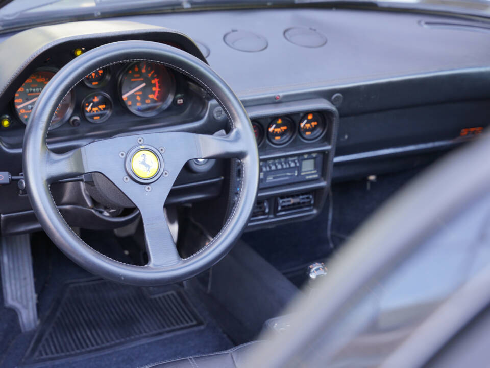 Image 28/50 of Ferrari 328 GTS (1987)