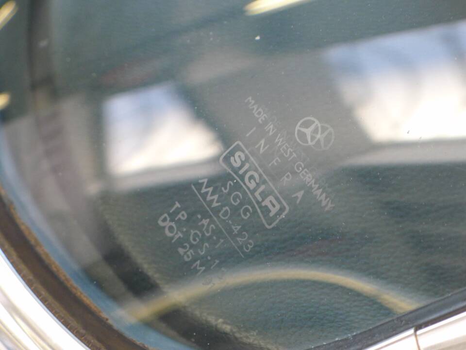 Image 40/42 of Mercedes-Benz 450 SEL 6,9 (1976)