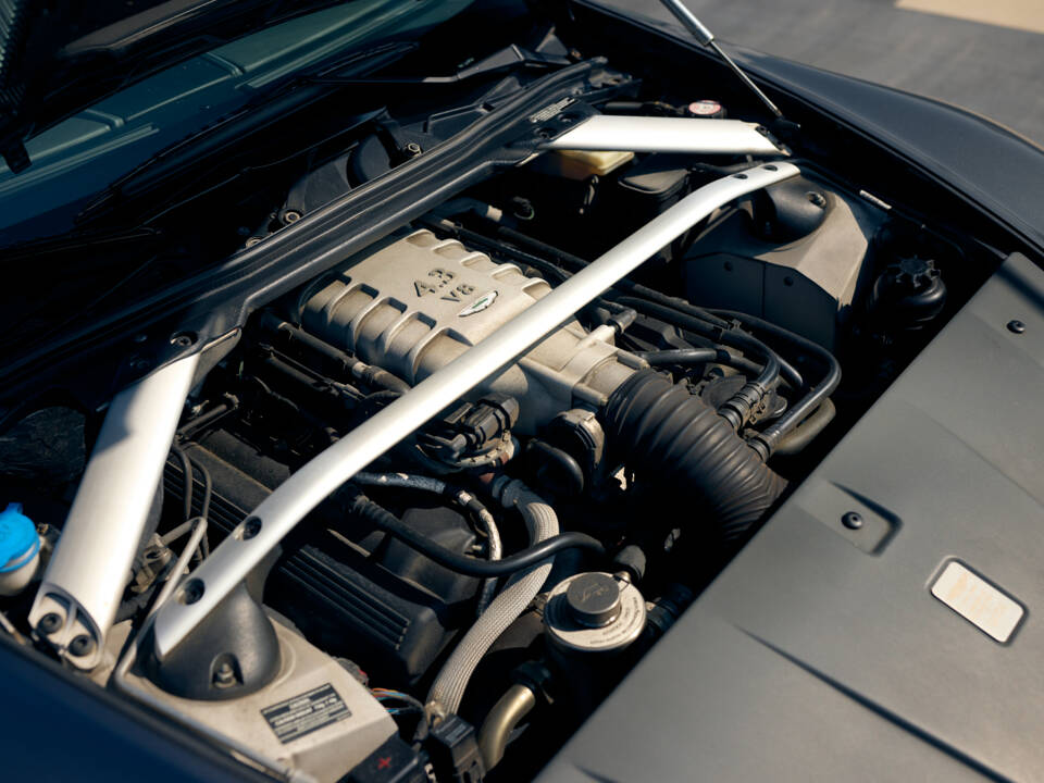 Image 13/14 of Aston Martin V8 Vantage (2007)