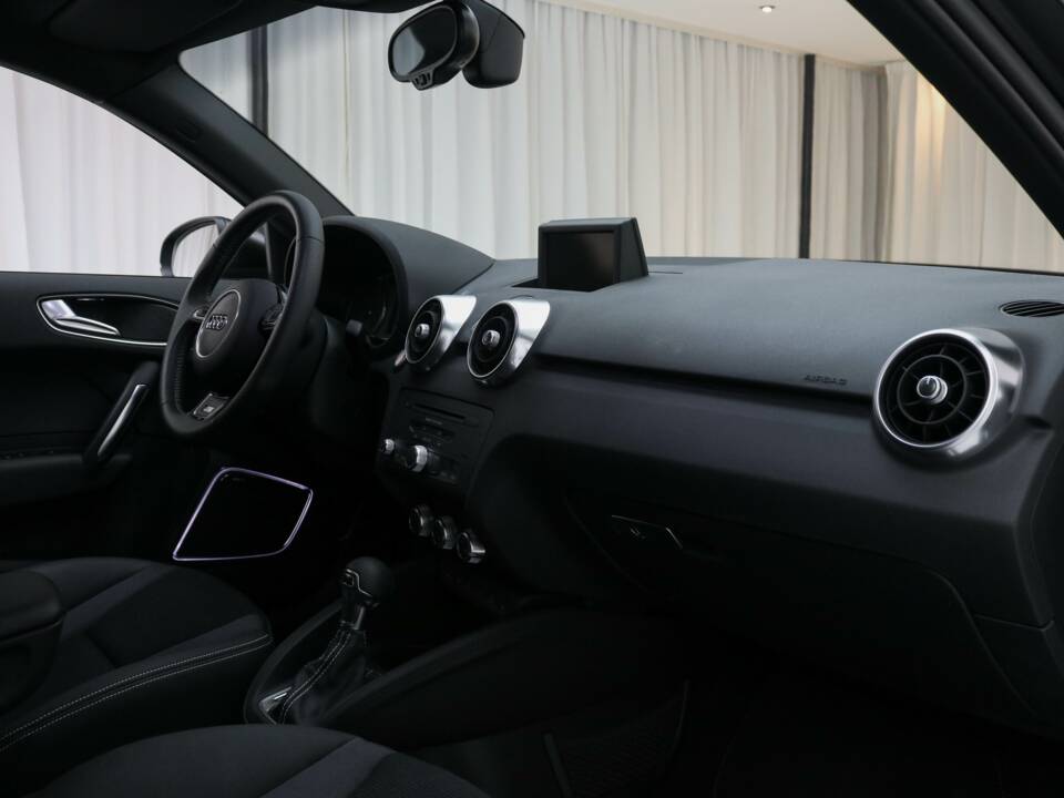 Image 11/16 de Audi A1 1.6 TDI (2014)