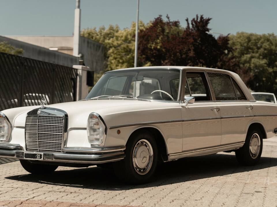 Image 1/34 of Mercedes-Benz 300 SEL 3.5 (1971)