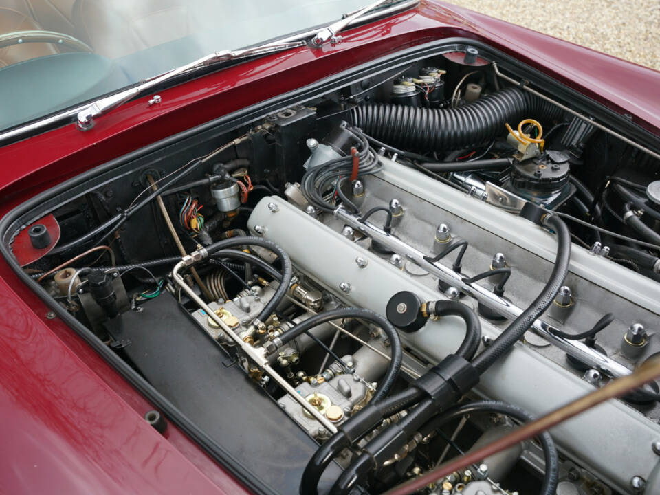 Bild 42/50 von Aston Martin DB 6 Vantage (1966)