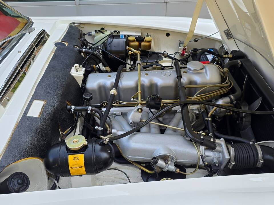 Afbeelding 31/34 van Mercedes-Benz 280 SL (1968)