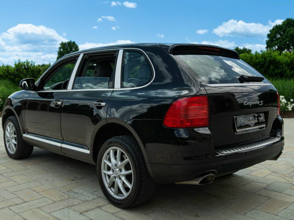 Bild 6/50 von Porsche Cayenne S (2003)