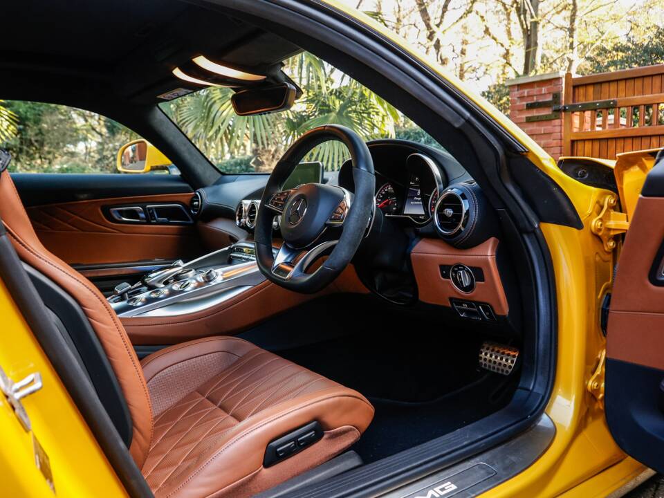 Bild 3/35 von Mercedes-AMG GT-S (1900)