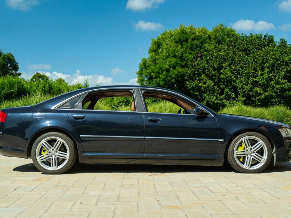 Image 5/50 of Audi A8 6.0 W12 L quattro (2004)