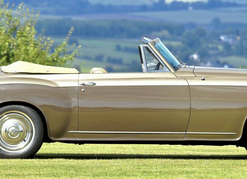 Bild 9/50 von Bentley S 1 Continental Drophead Coupé (1958)