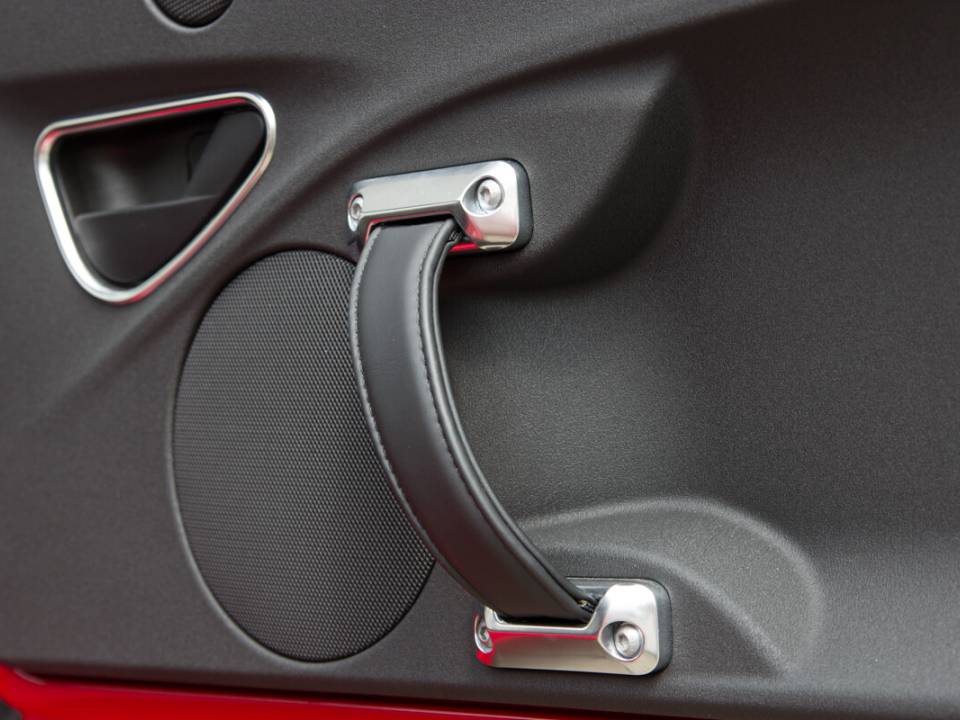 Alfa Romeo 4C door pullhandle