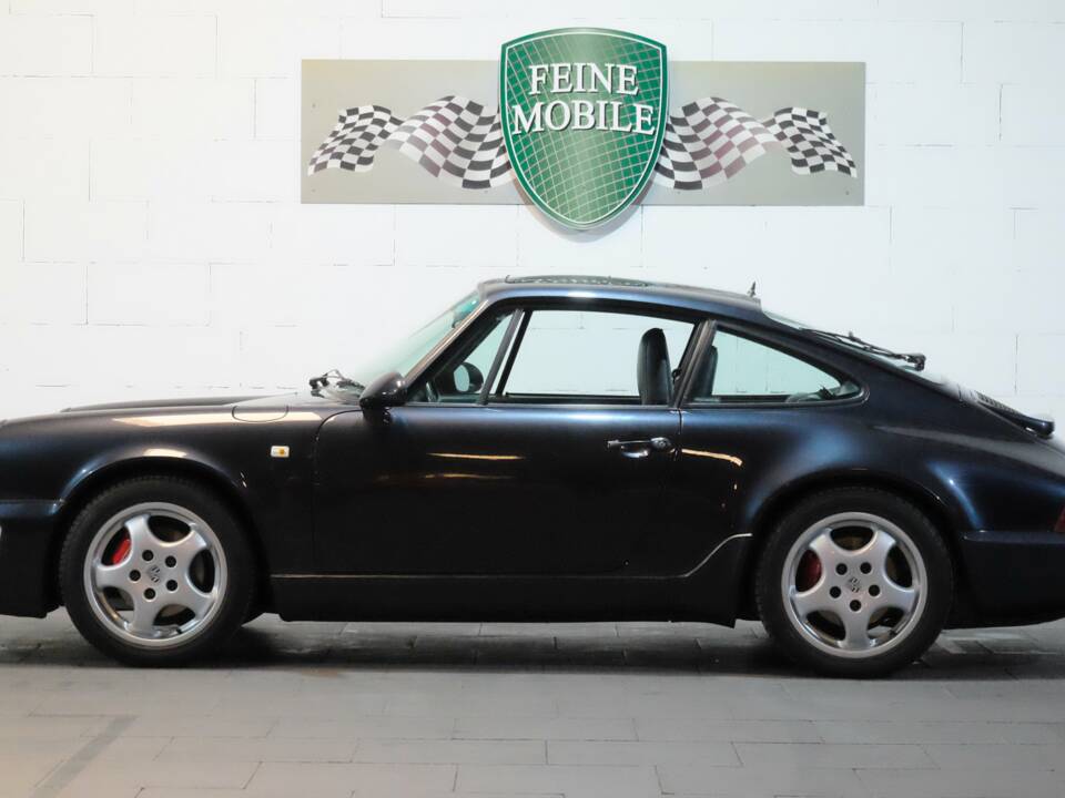 Imagen 2/26 de Porsche 911 Carrera 4 (1992)