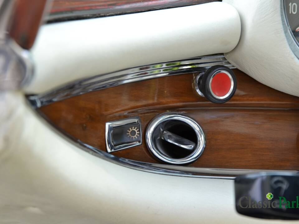 Bild 29/50 von Mercedes-Benz 280 SE 3,5 (1971)
