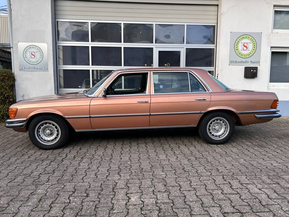 Image 25/26 of Mercedes-Benz 450 SEL (1974)