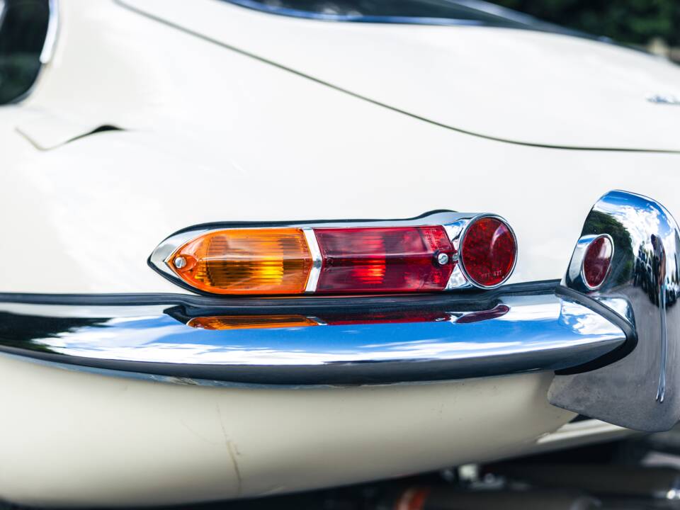 Image 15/50 de Jaguar Type E 3.8 (1963)
