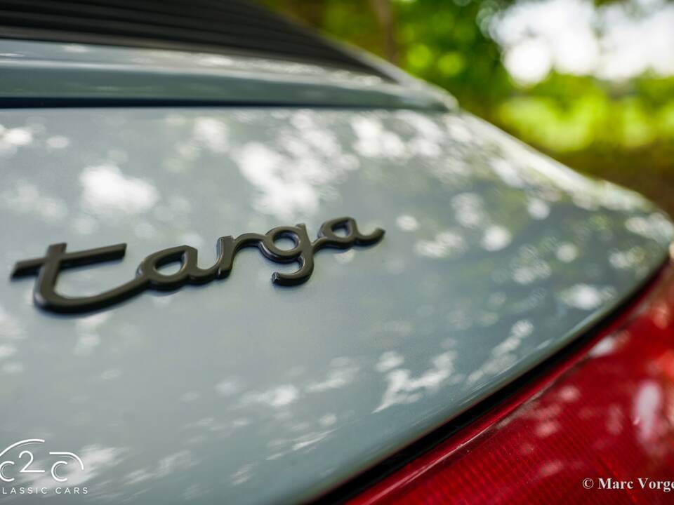 Image 50/63 of Porsche 911 Carrera (1996)
