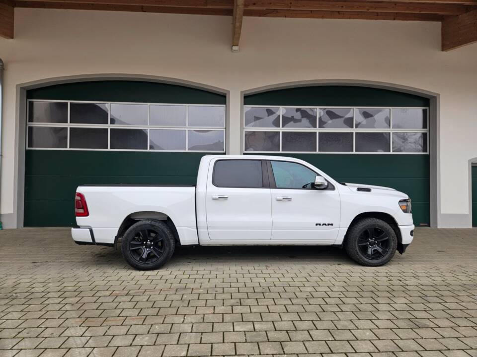 Image 60/62 of Dodge Ram 1500 (2020)