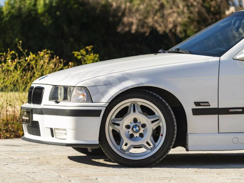 Bild 32/50 von BMW 318is "Class II" (1994)