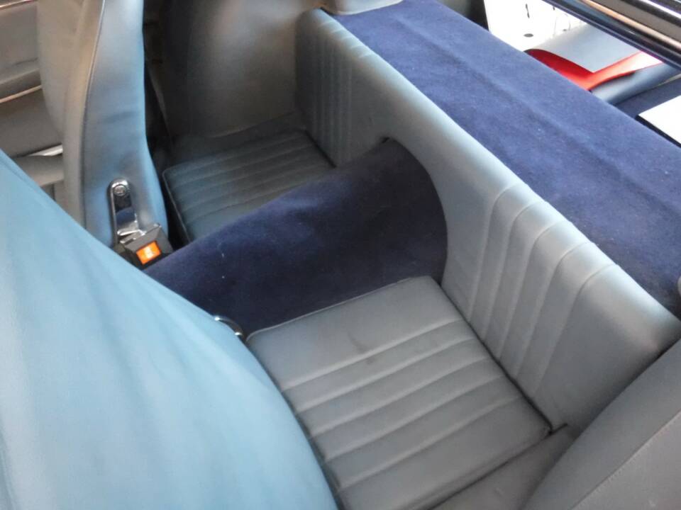 Image 11/50 of Maserati Mistral 4000 (1967)