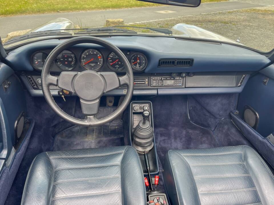 Imagen 21/31 de Porsche 911 Carrera 3.2 (1984)