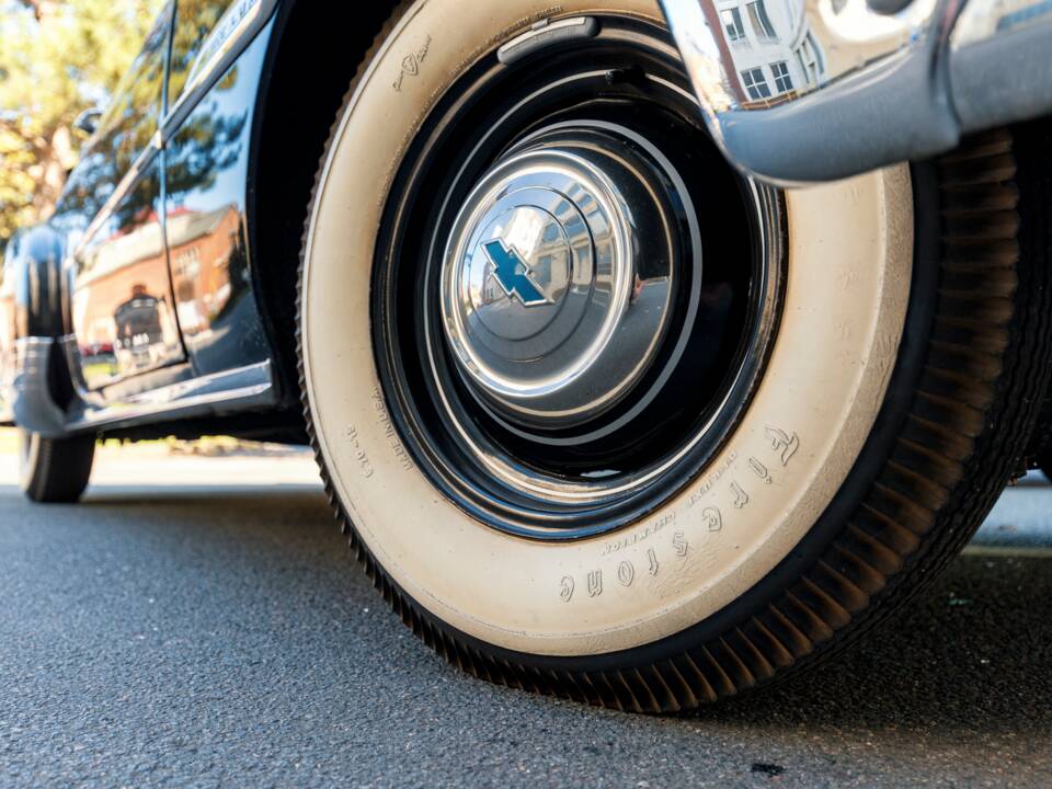Bild 24/35 von Chevrolet Deluxe Styleline (1951)
