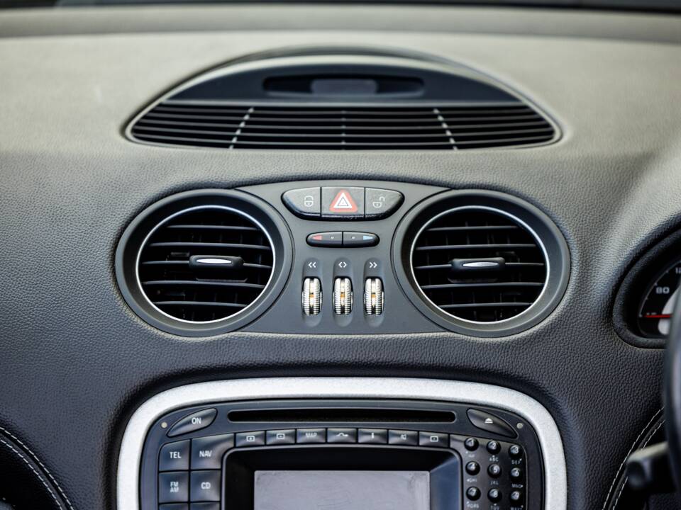 Bild 46/50 von Mercedes-Benz SL 55 AMG (2004)